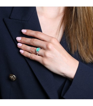 Diamonds, emerald and gold ring