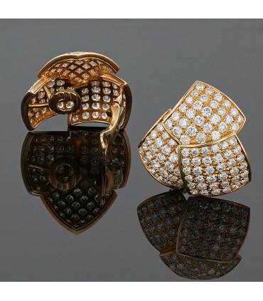 Van Cleef & Arpels diamonds and gold earrings