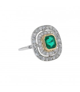 Diamonds, emerald and gold ring