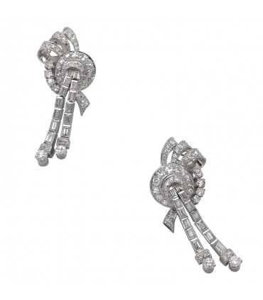 Diamonds and 18k gold earrings