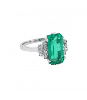 Diamonds, emerald and platinum ring