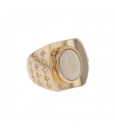 Diamonds, opale and gold ring
