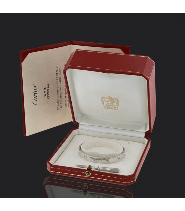 Cartier Love gold bracelet Size 17