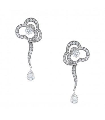 Chanel Fil de Camélia diamonds and gold earrings