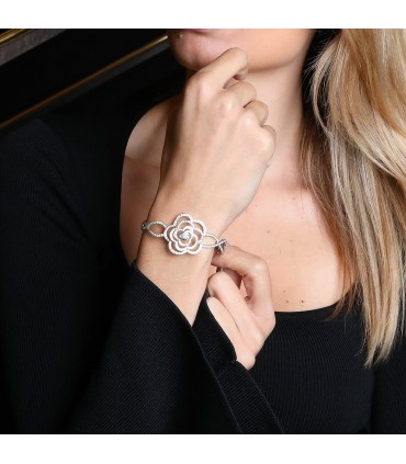 Chanel Fil de Camélia diamonds and gold bracelet