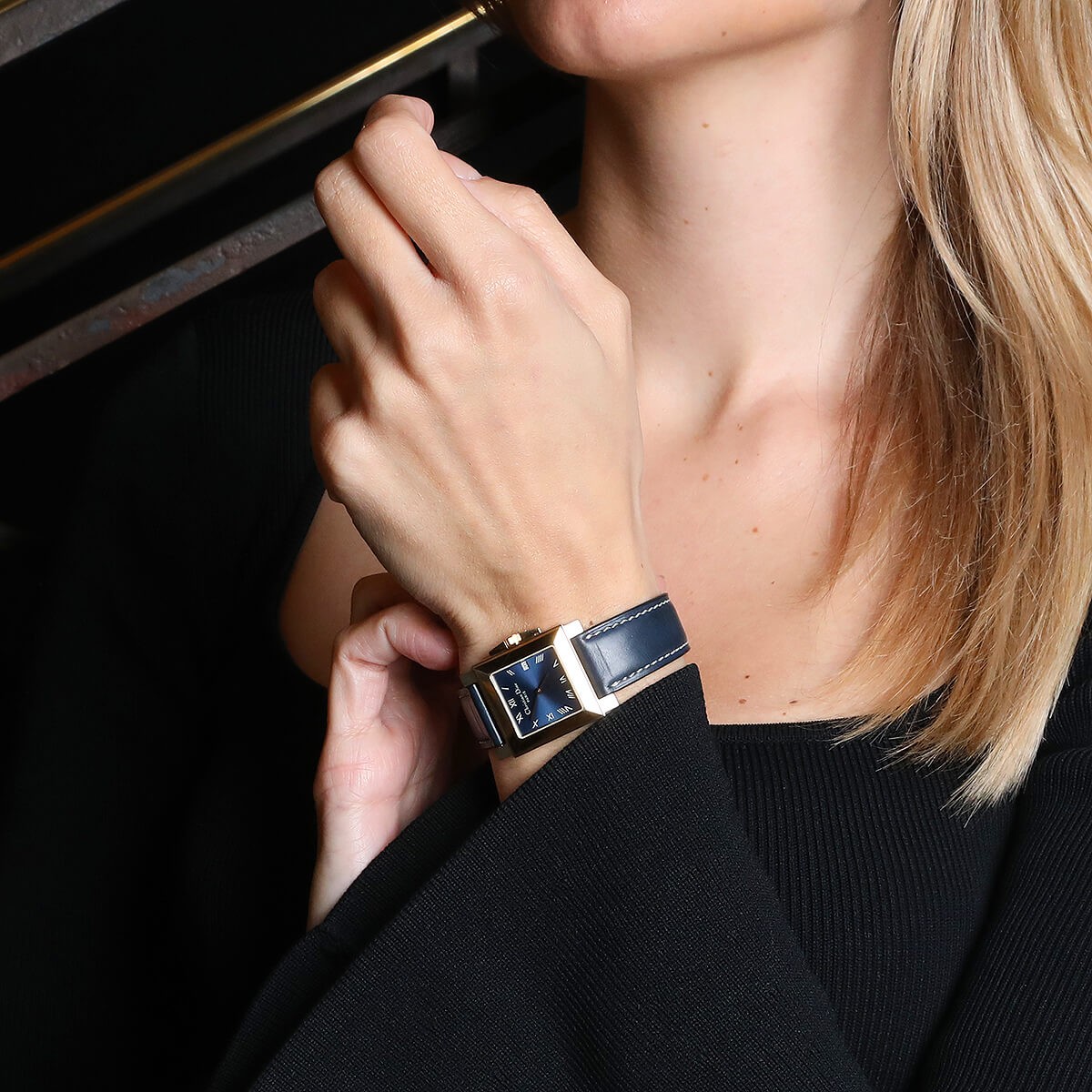 Monsieur montre sales