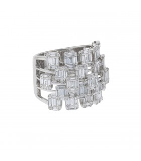 Djula Hepburn Beverly Hills diamonds and 18k gold ring
