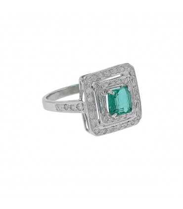 Diamonds, emerald and gold ring