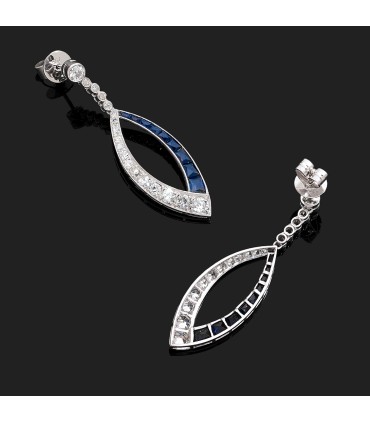 Boucles d’oreilles platine, saphirs et diamants