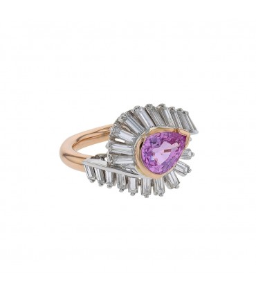 Pink sapphir, diamonds and gold ring