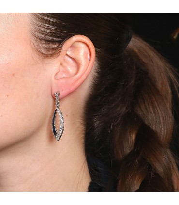 Boucles d’oreilles platine, saphirs et diamants