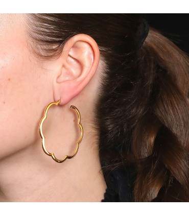 Chanel Camélia gold earrings