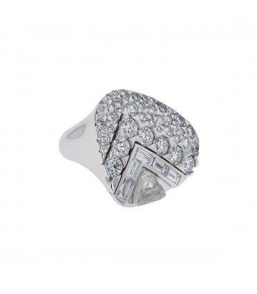 De Beers diamonds and gold ring