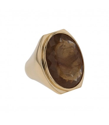 Quartz and gold ring