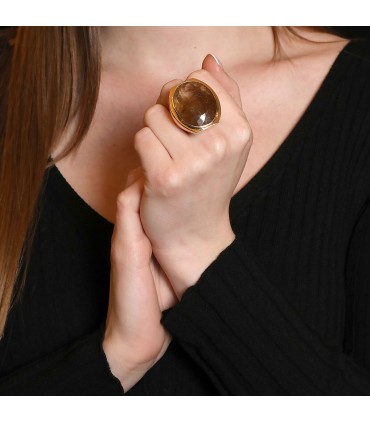 Quartz and gold ring