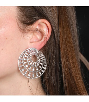 Diamonds and 18k gold earrings