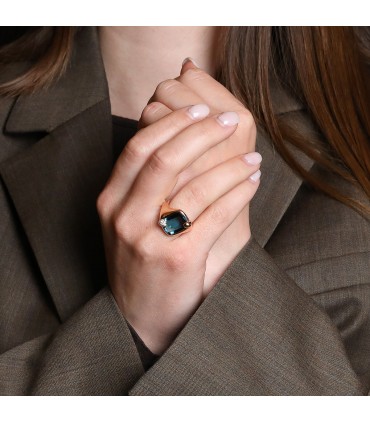 Pomellato Ritratto blue london topaze, diamonds and gold ring