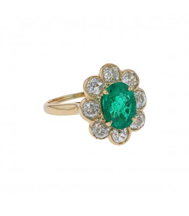 Emerald, diamonds and gold ring