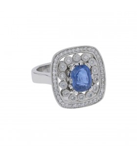 Sapphire, diamonds and gold ring