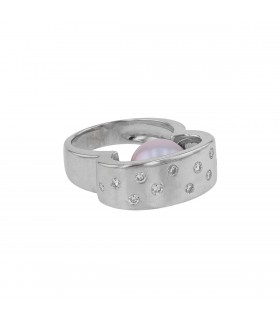 Bague en or blanc, perle et diamants