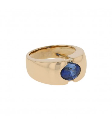 Sapphire and gold ring