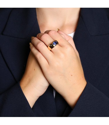 Sapphire and gold ring