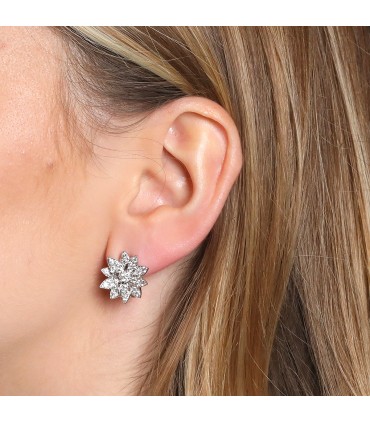 Van Cleef & Arpels Lotus diamonds and gold earrings