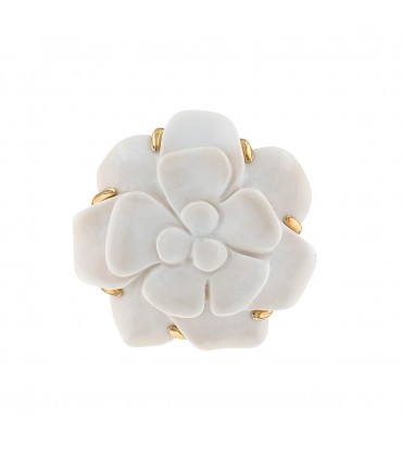 Chanel Camélia agate and 18k gold brooch