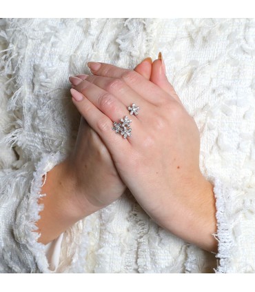 Van Cleef & Arpels Entre les Doigts Socrate diamonds and 18k gold ring