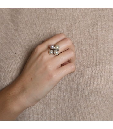 Mikimoto pearls and gold ring