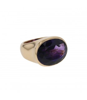 Amethyst and gold ring