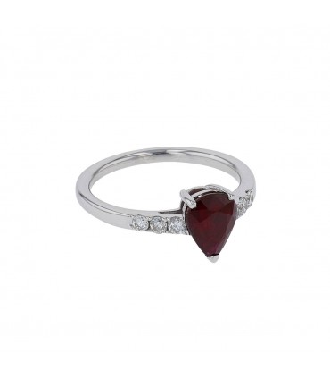 Ruby, diamonds and gold ring