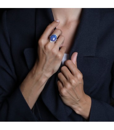 Opale, diamonds and platinum ring