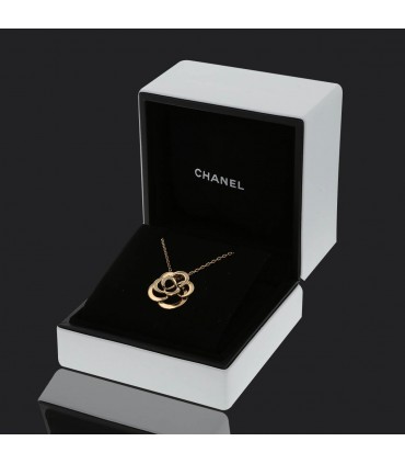 Chanel Fil de Camélia gold necklace