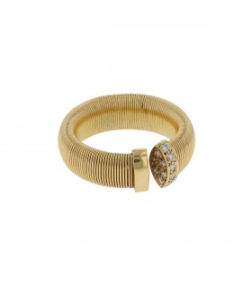 Diamonds and 18k gold ring