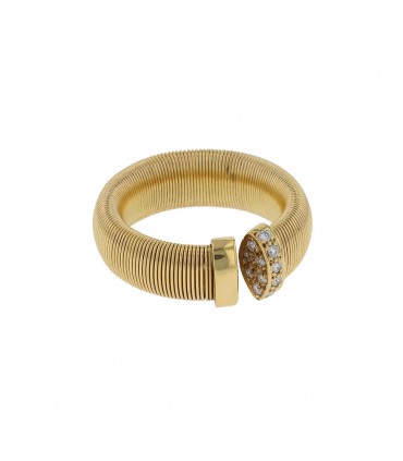 Diamonds and 18k gold ring