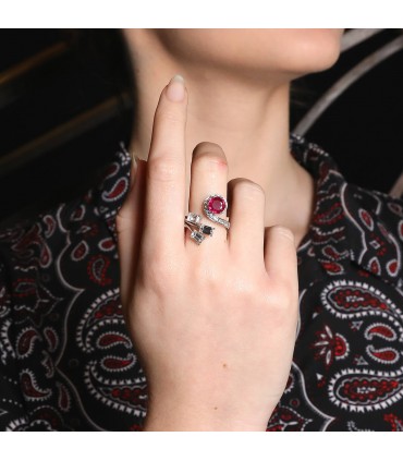 Ruby, diamonds and 18k gold ring