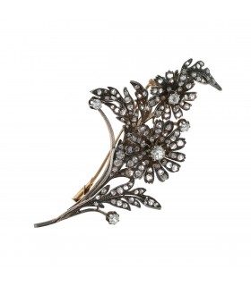 Diamonds and 18k gold brooch