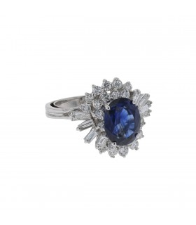 Diamonds, sapphire and gold ring