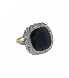 Sapphire, diamonds and gold ring