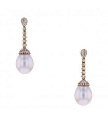 Cultured pearls, diamonds and gold earrings