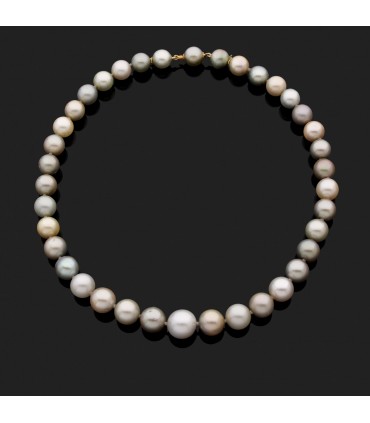 Cultured pearls necklace