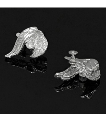 Diamonds and 18k gold earrings