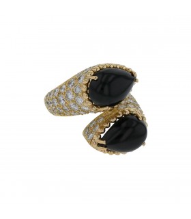 Onyx, diamonds and gold ring