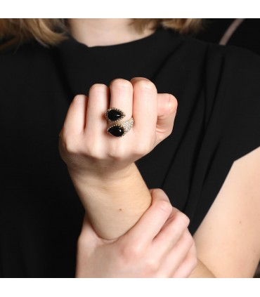 Onyx, diamonds and gold ring