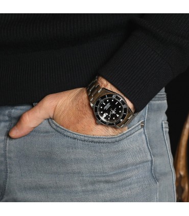 Rolex Submariner stainless steel watch Circa 2004