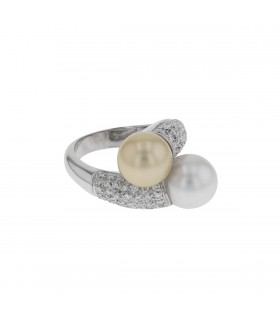 Cultured pearls, diamonds and gold ring