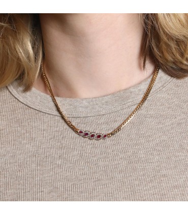 Collier or, rubis, diamants