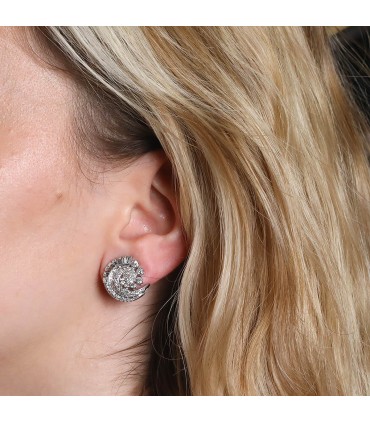 Boucles d’oreilles platine, diamants
