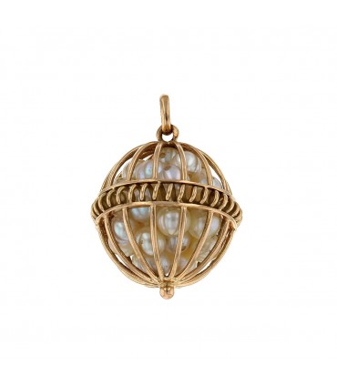 Gold and pearls pendant